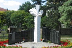 II. világháborús emlékmű, Kiskundorozsma, 2002
